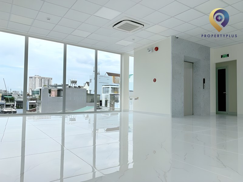 900 Cách Mạng Tháng Tám